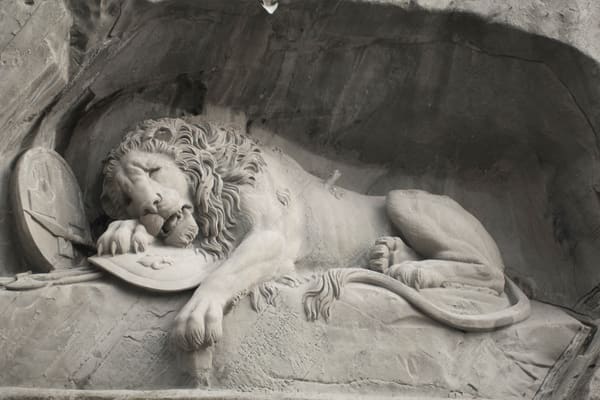 Löwendenkmal (Lion Monument)